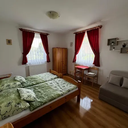 Valeria Vendeghaz Apartment Szentbekkalla